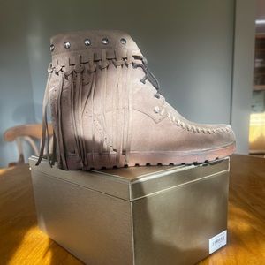 Size 8 1/2 suede clothes, wedged moccasin boot/shoe camel color